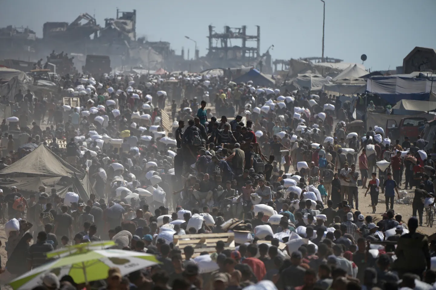 Gaza: 106 Palestiniens tués en une journée, famine et bombardements se poursuivent