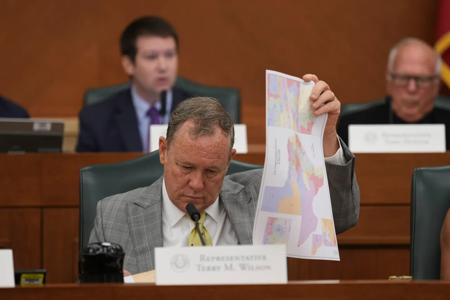 Texas Democratic lawmakers leave state to block Republicans' redistricting efforts