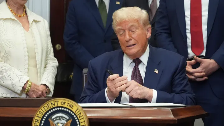 Trump empurra entrada em vigor das tarifas para 7 de agosto, alimentando mais incerteza económica