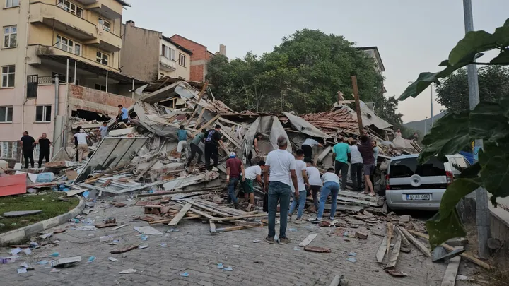 6.1 magnitude earthquake hits western Türkiye