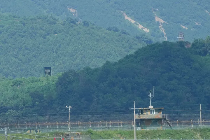 대한민국, 민간인이 북한에 드론을 4차례 보내 관계 악화시켰다고 밝혀