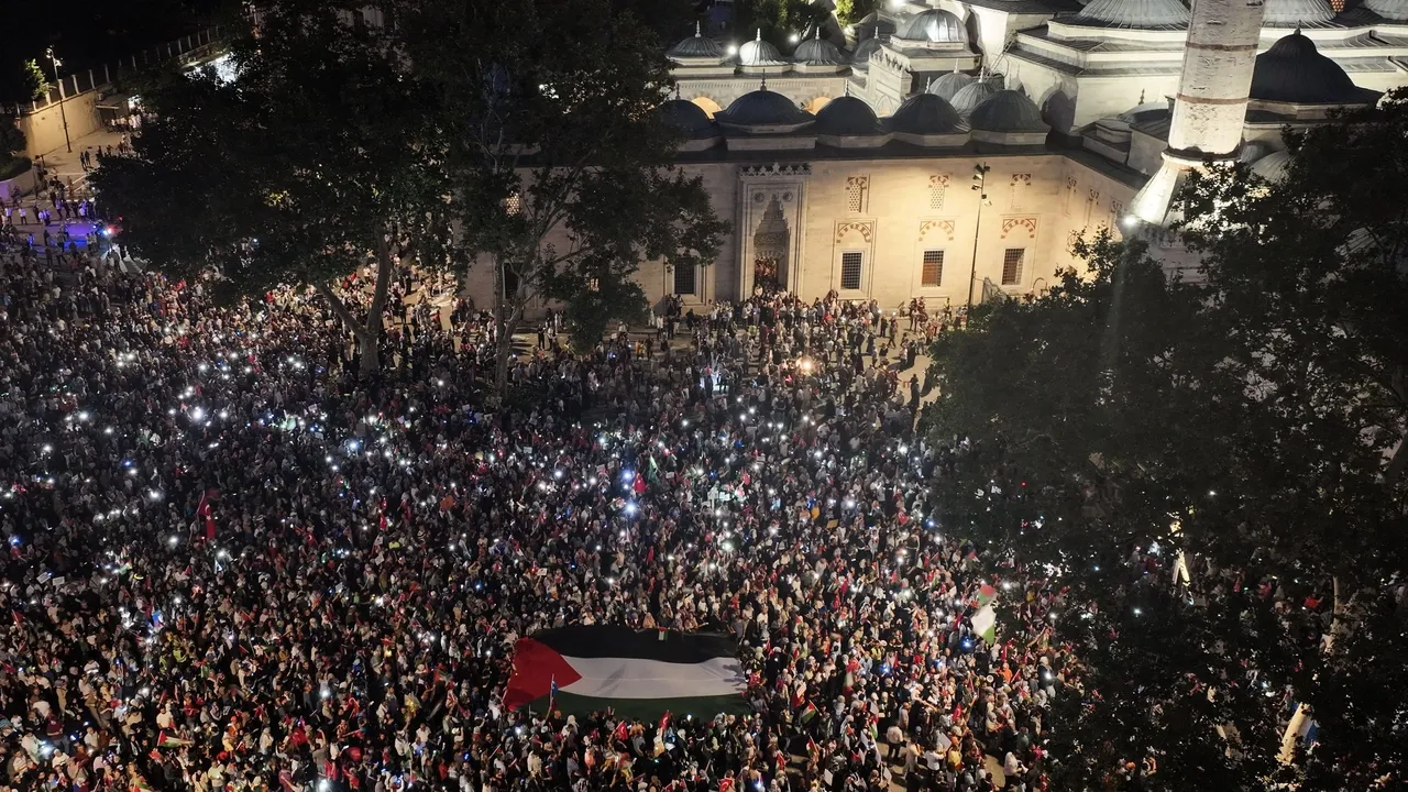 Centenas de milhares protestam por toda a Europa em apoio a Gaza em meio ao genocídio de Israel
