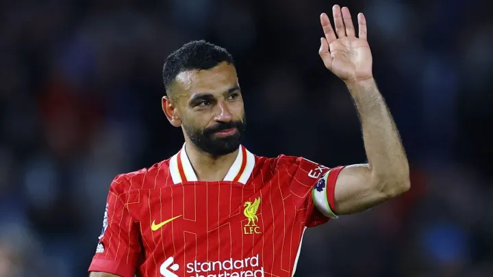 'Digam-nos como ele morreu': Salah critica homenagem da UEFA ao 'Pelé palestiniano' morto por Israel