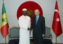 أردوغان يلتقي رئيس وزراء السنغال في إسطنبول