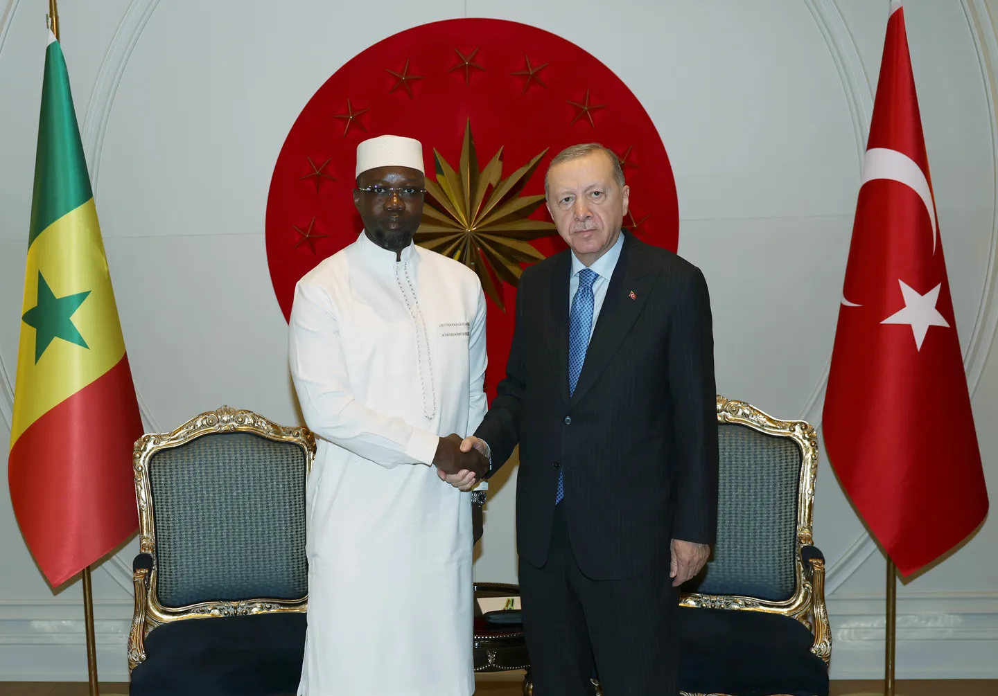 أردوغان يلتقي رئيس وزراء السنغال في إسطنبول