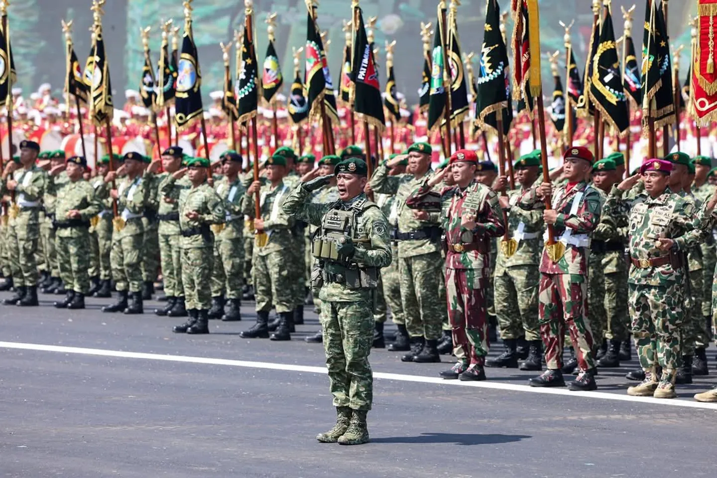 Restrukturisasi besar TNI picu kekhawatiran militerisasi dan efisiensi anggaran