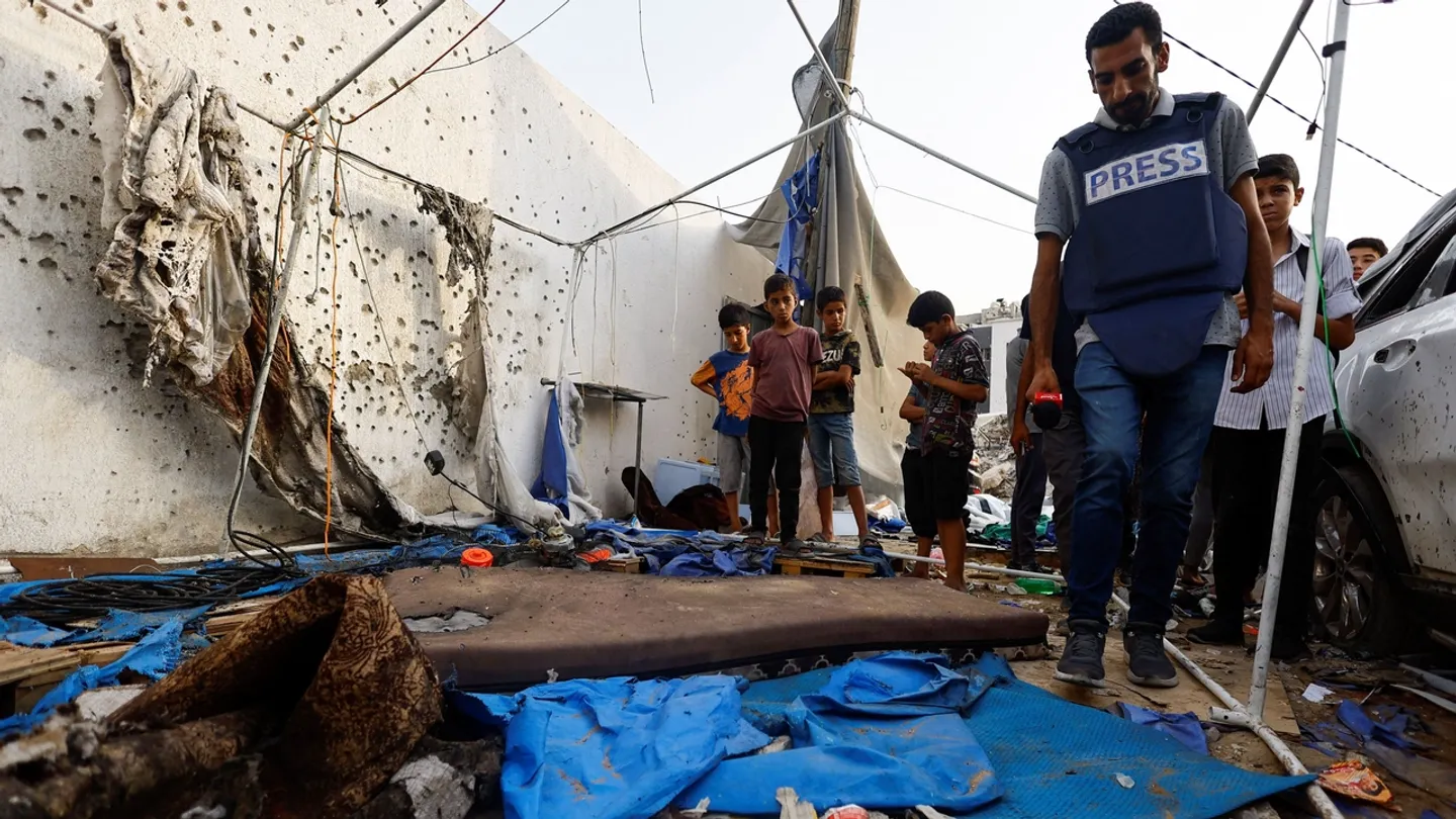 غزة تُشيع 6 صحفيين وسط إدانات فلسطينية ودولية.. ومدير مستشفى الشفاء: الاحتلال يحضر لمجزرة كبيرة