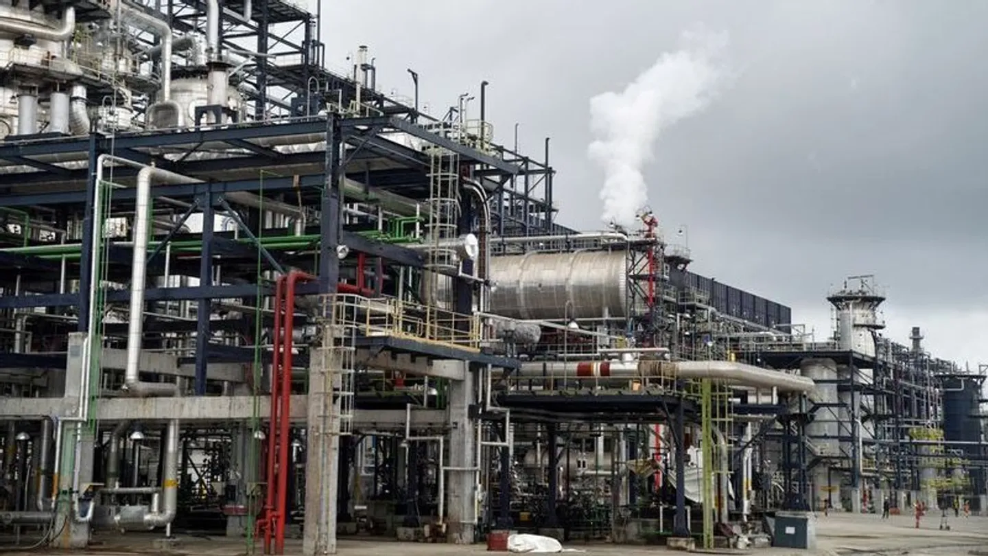 Dangote refinery imports 4,000 trucks for local fuel distribution