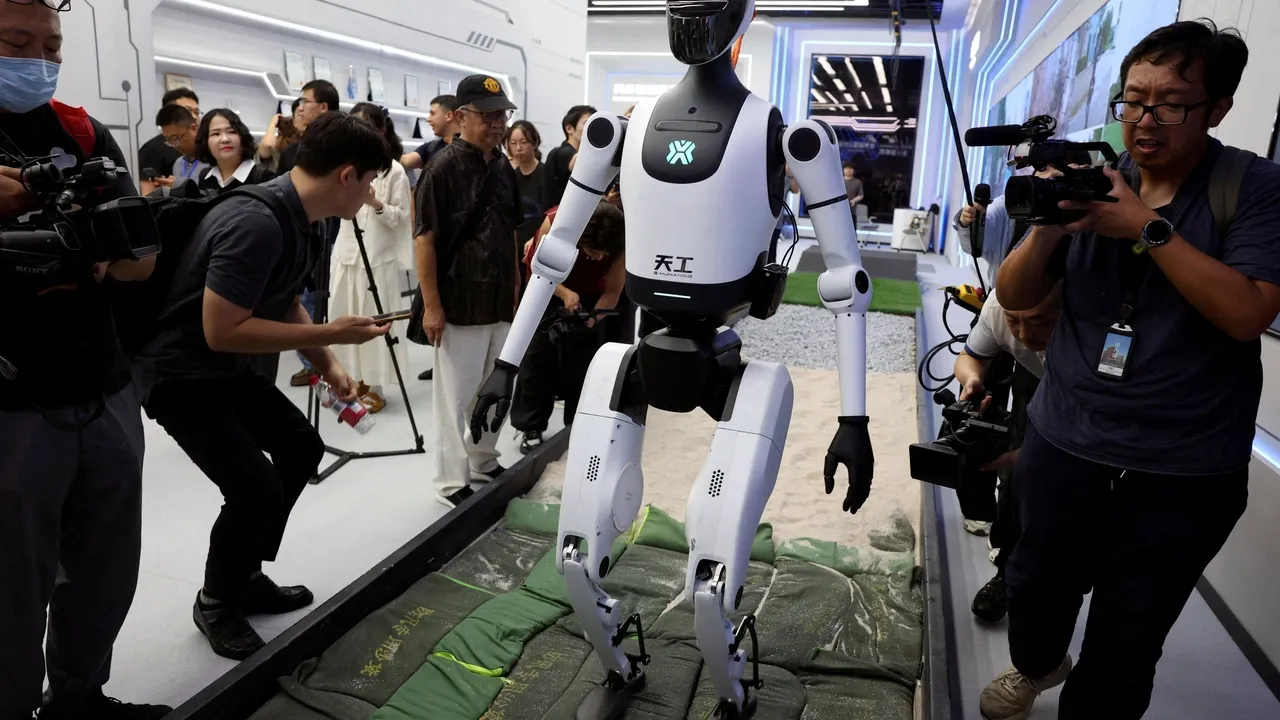 Չինաստանը ներկայացրեց առաջին մարդանման ռոբոտների խանութը՝ արհեստական բանականության ոլորտում