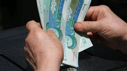 موافقت دولت ایران با حذف ۴ صفر از پول ملی این کشور