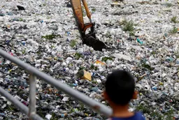 EU pushes for bold global agreement to tackle plastic pollution amid deep divisions