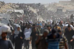 كيف تُبقي مليونَي شخص على حافة المجاعة دون تجاوز المعايير الدولية؟