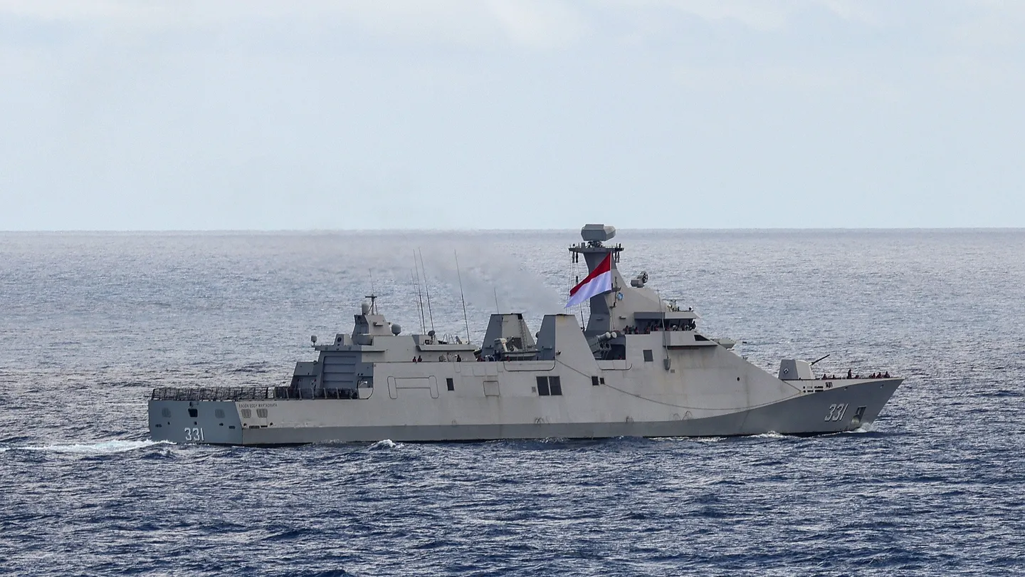 Kapal perang Indonesia kawal gugus tempur Inggris di ALKI III