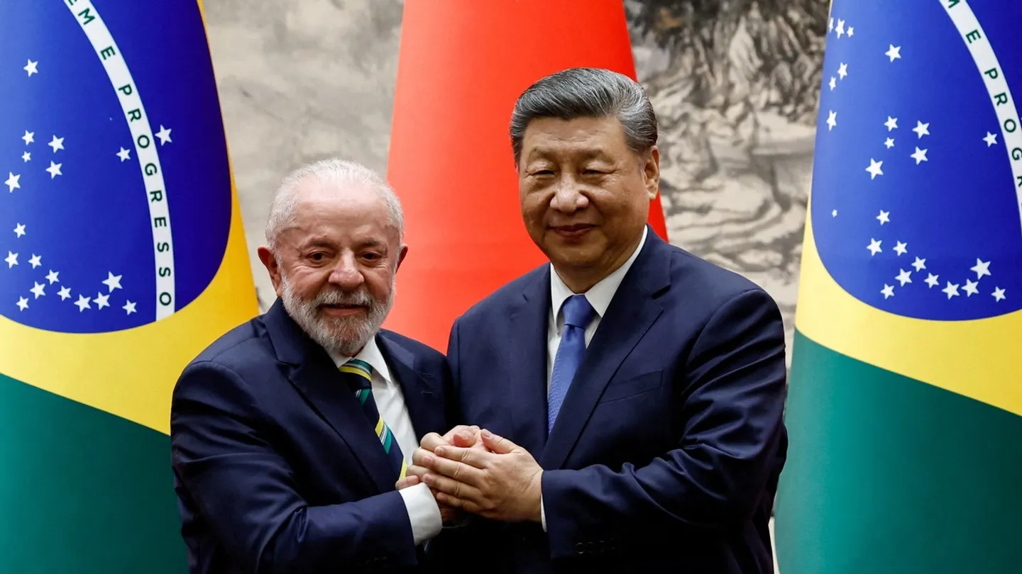 Presidente Xi Jinping: "China e Brasil podem modelar a 'autossuficiência' para o sul global"