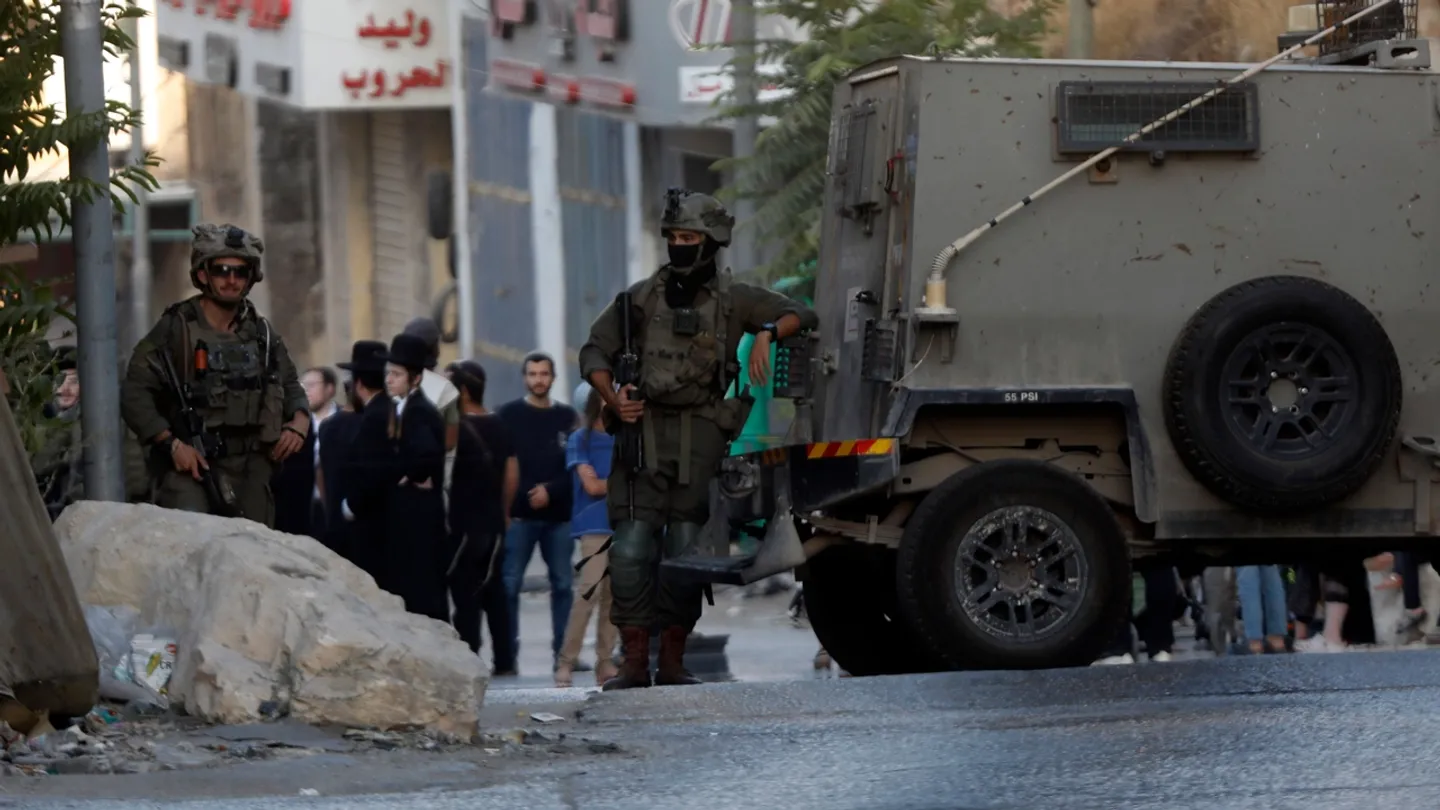 تصعيد إسرائيلي في الضفة.. إصابات واعتداءات طالت فلسطينيين ومتضامنين أجانب