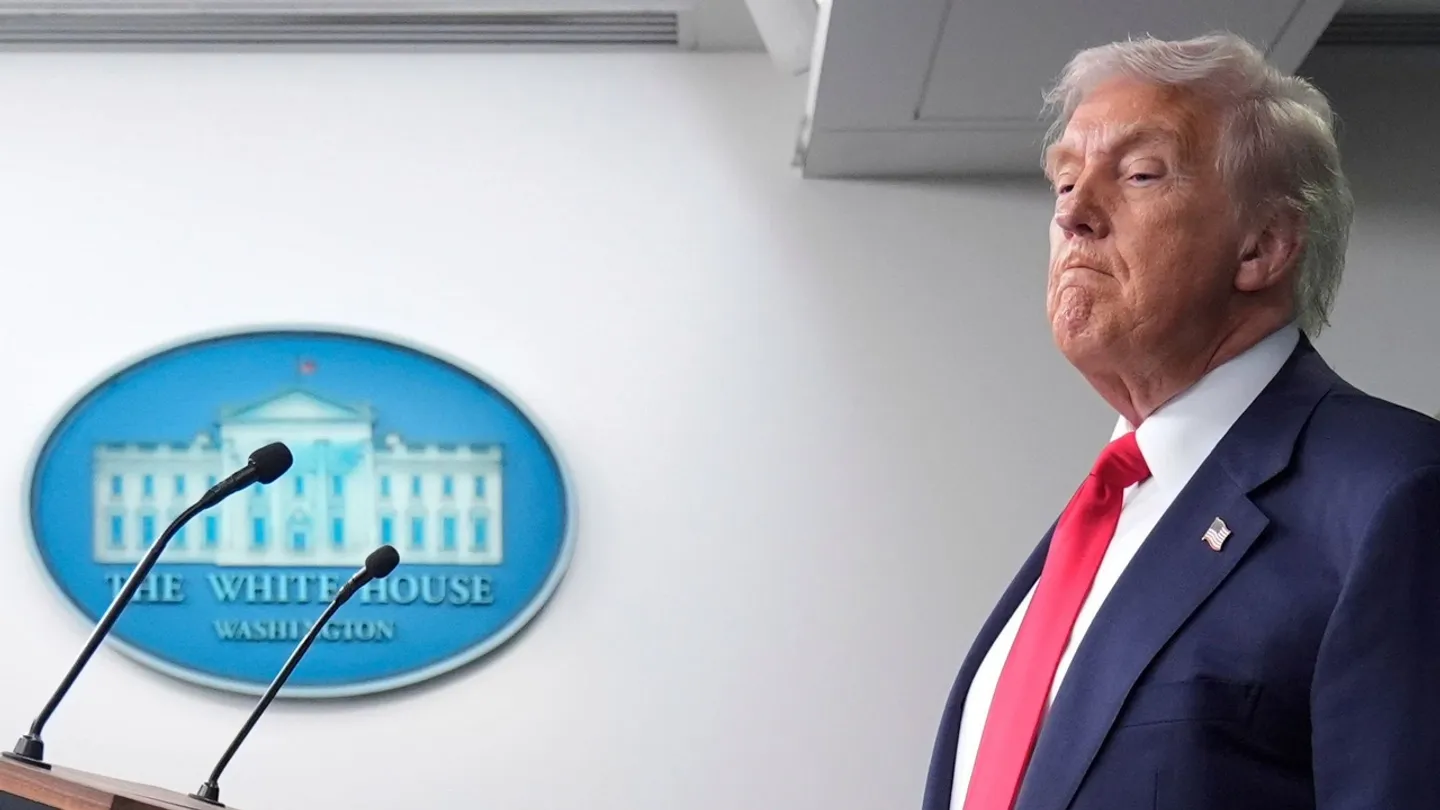 Trump assina ordem para prolongar tarifas sobre a China por mais 90 dias