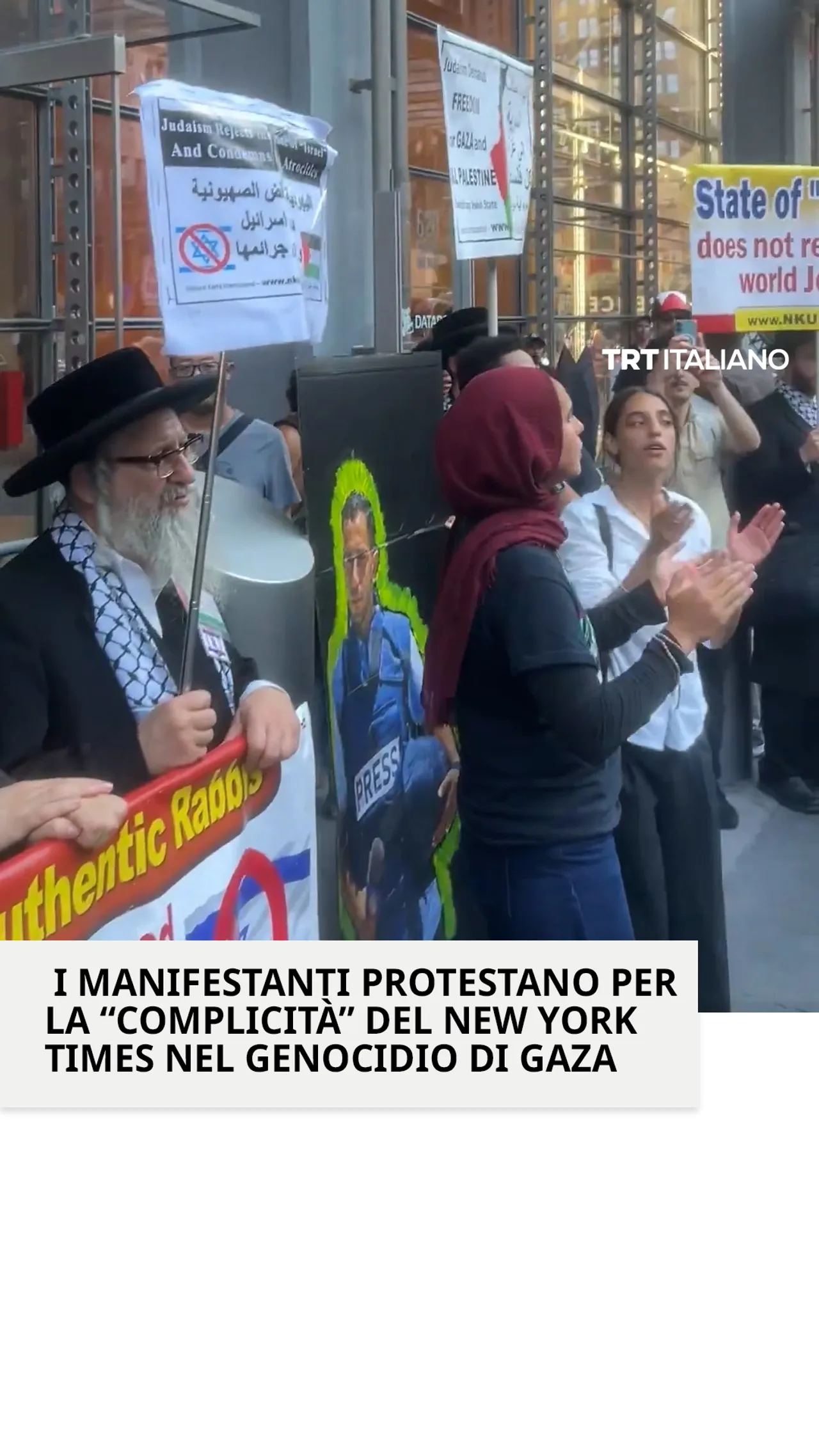 I manifestanti protestano contro la “complicità” del New York Times nel genocidio di Gaza