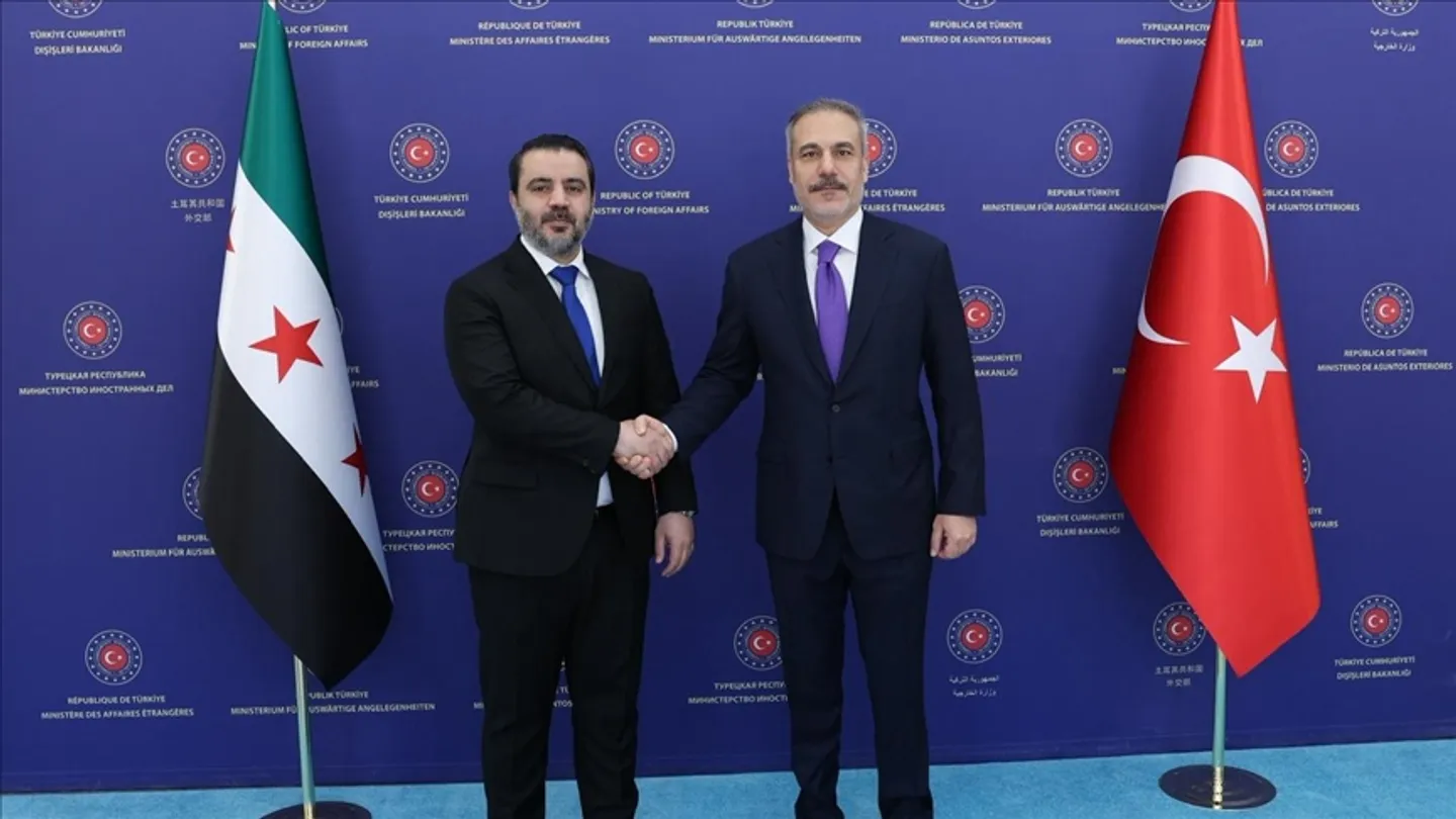 Fidan paralajmëron YPG-në: Ndalo menjëherë së paraqituri kërcënim për Türkiyen dhe rajonin