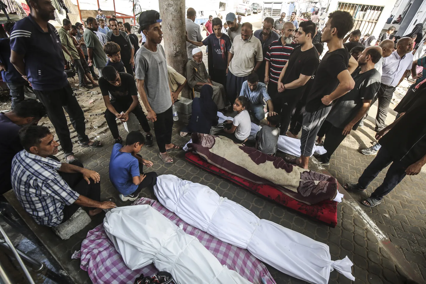 مجازر الاحتلال الإسرائيلي ترفع حصيلة شهداء وجرحى غزة.. وخبراء أمميون يحذرون من "إبادة طبية"