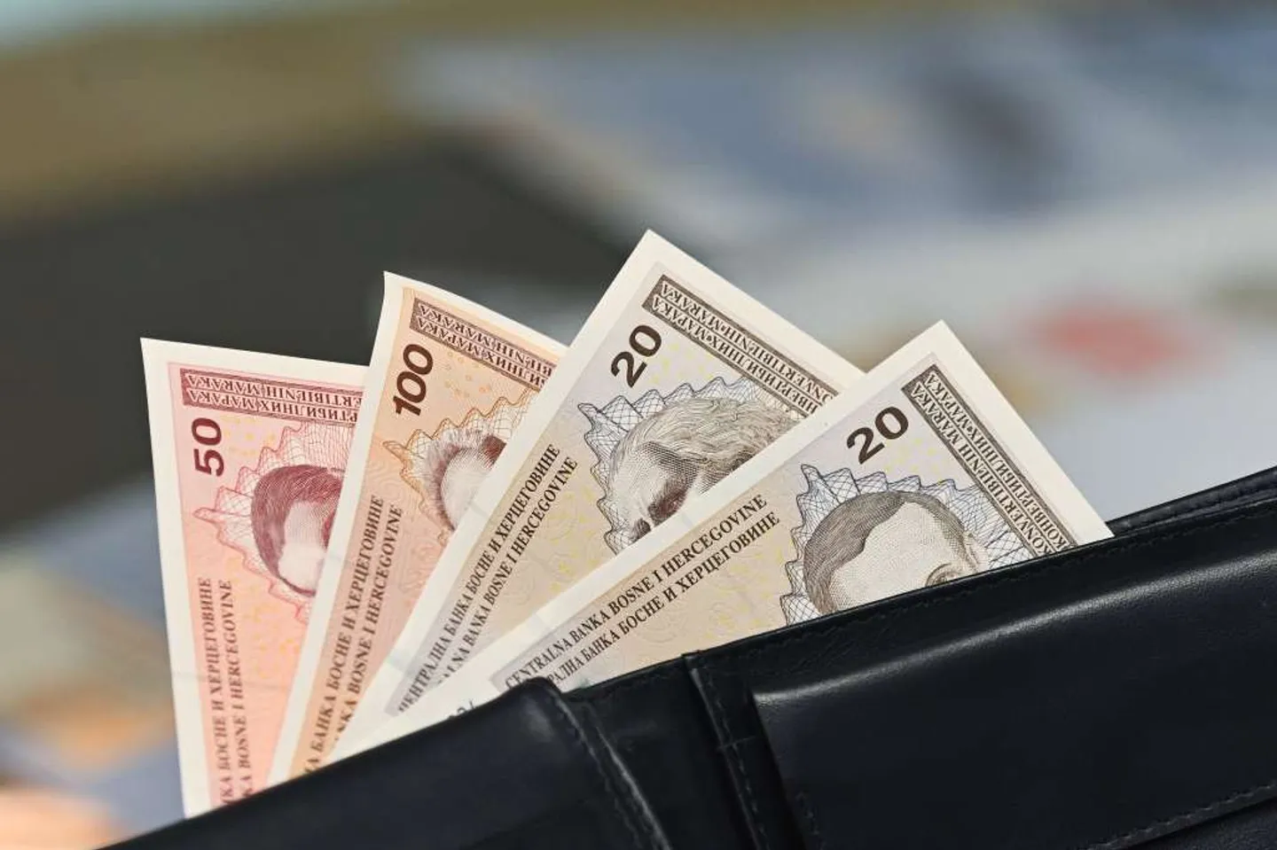 Građani BiH primaju penzije iz 54 zemlje, a PIO/MIO isplaćuje penzije u 35 zemalja svijeta