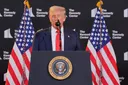 Trump poručio da traži "trenutni mirovni sporazum" s Putinom, a ne primirje
