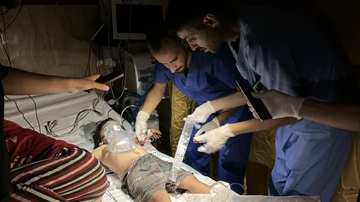 Rade na infuzijama: Izgladnjeli i iscrpljeni ljekari u Gazi i dalje spašavaju živote