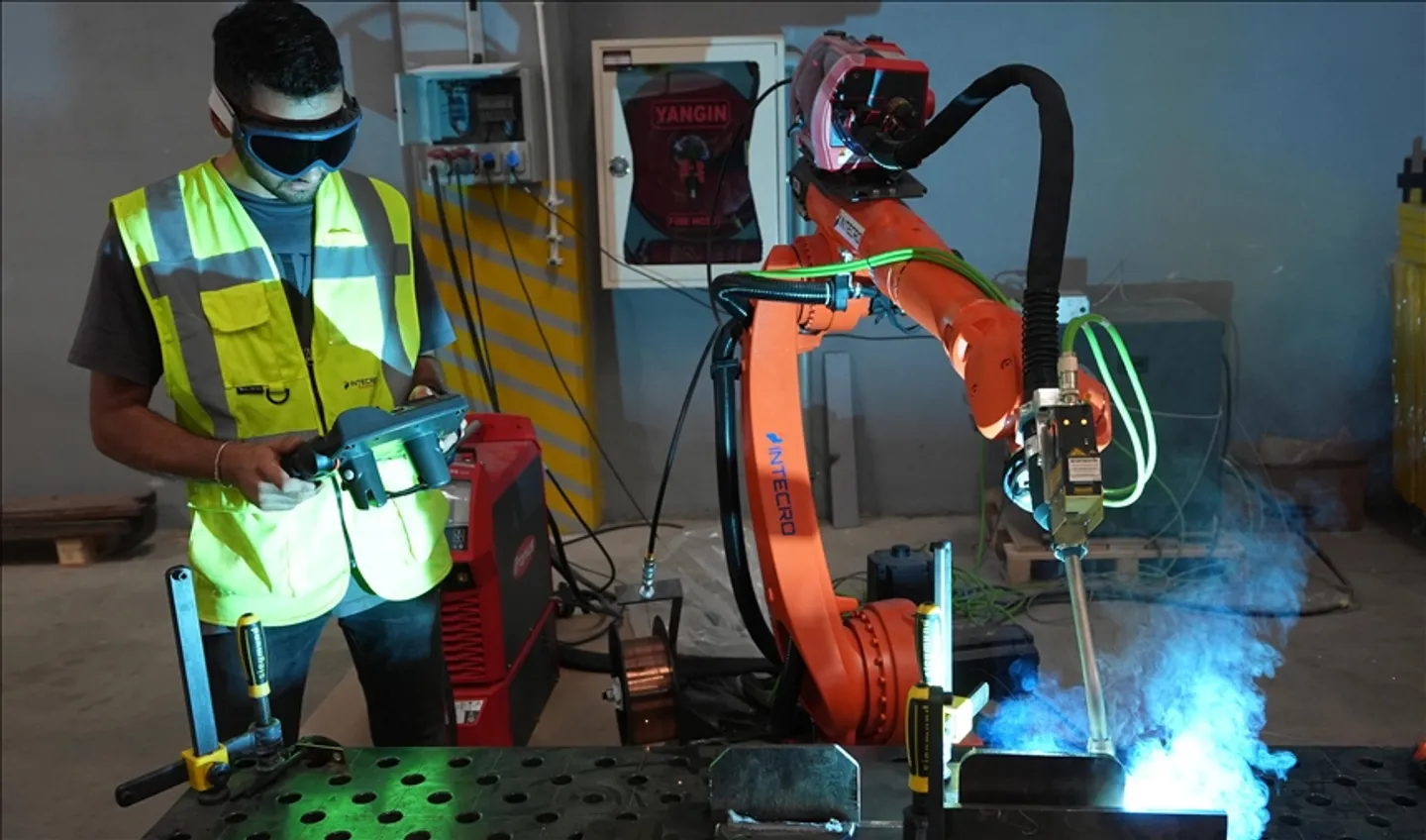 Türkiye përdor robotë industrialë të gjeneratës së ardhshme në prodhimet e mbrojtjes