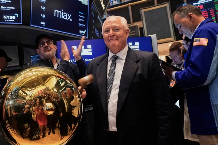 Wall Street prepares for nonstop trading as NYSE tests new era