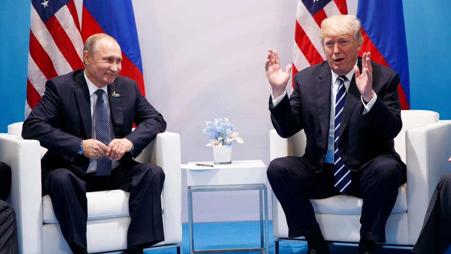 Кремль: Путин менен Трамп Аляскадагы саммитте жекеме-жеке жолугушат