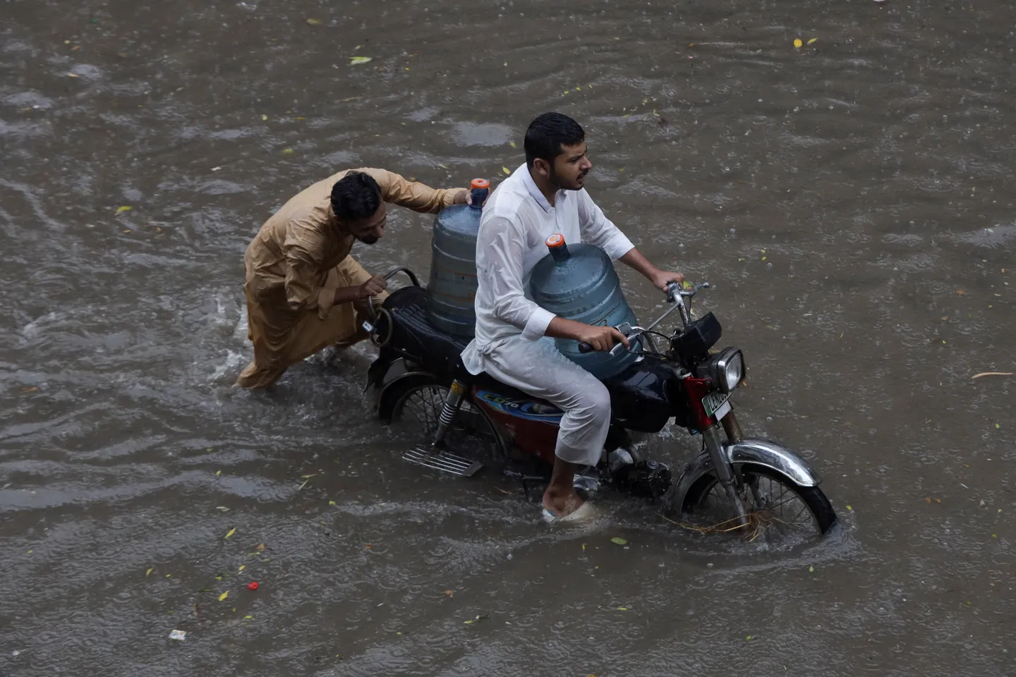 15 dead, 17 missing as floods wreck havoc in northwestern Pakistan