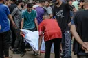 18 شهيداً بمجازر إسرائيلية في غزة ودمار واسع بحي الزيتون وسط تصعيد وتهجير جماعي