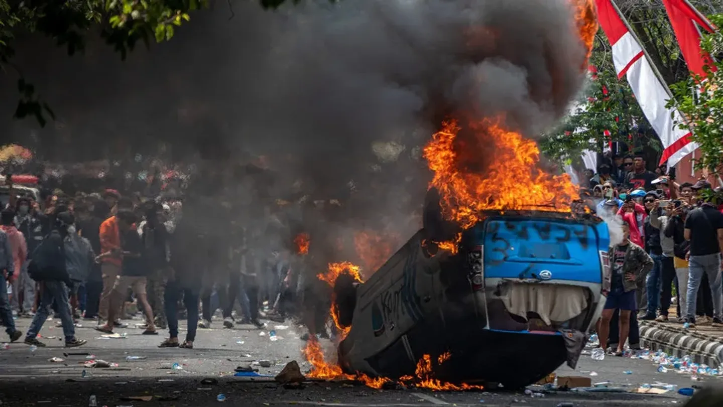 Demo Pati ricuh, puluhan orang terluka dan dirawat di rumah sakit