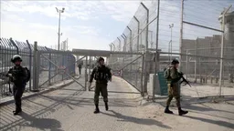 "لإصابته بالجرب"..  تدهور صحة معتقل فلسطيني داخل سجن النقب الإسرائيلي