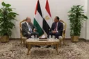رئيس الوزراء الفلسطيني يبحث في مصر حرب غزة قبيل توجهه لزيارة معبر رفح