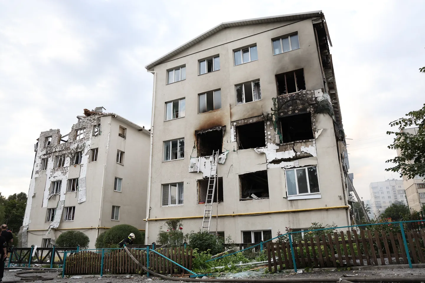 Najmanje pet osoba ubijeno i 20 ranjeno u napadima ruskih dronova u Harkovu