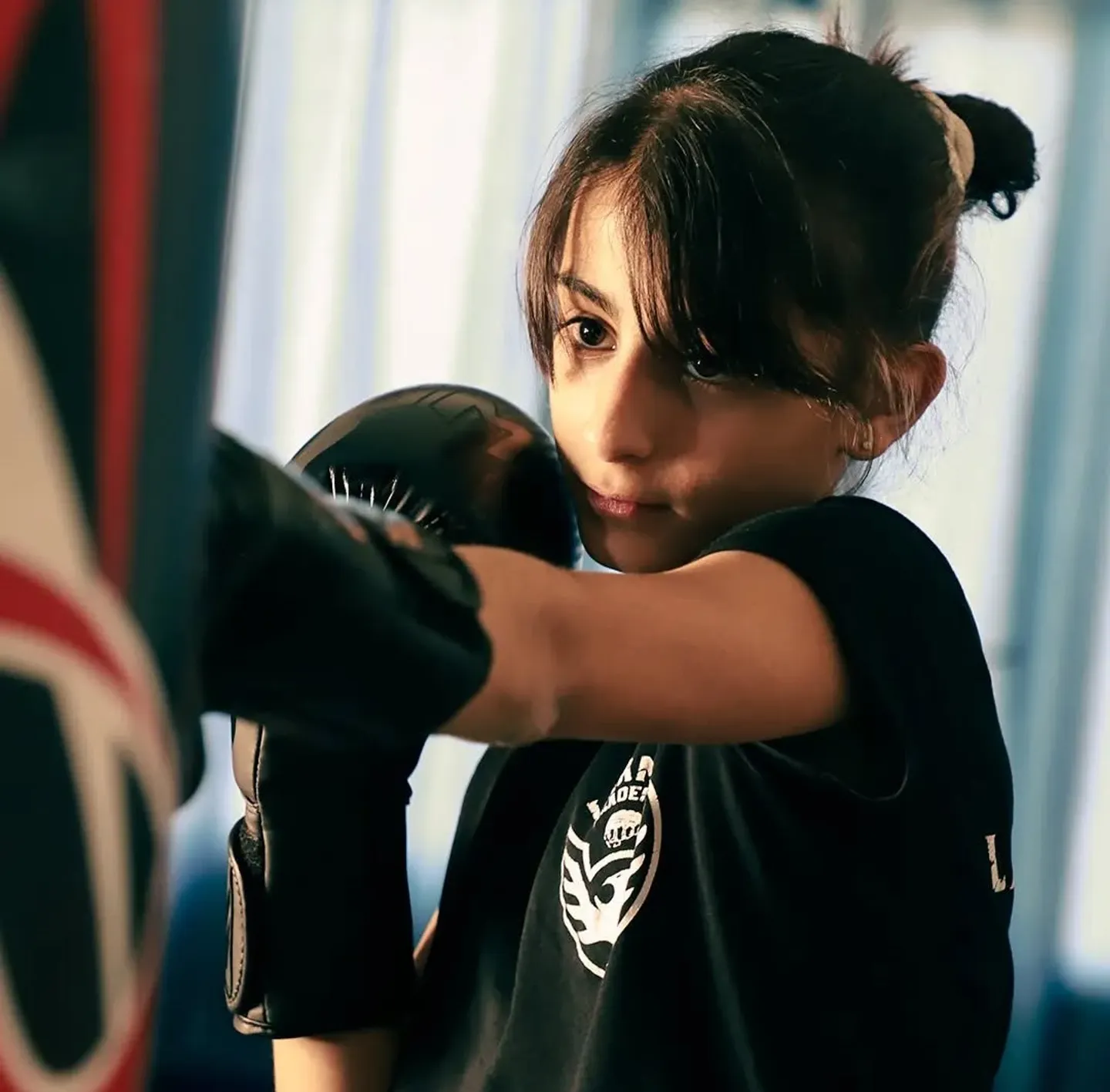 “El dolor no me detiene”: Malak Malaeb, la niña libanesa prodigio del kickboxing