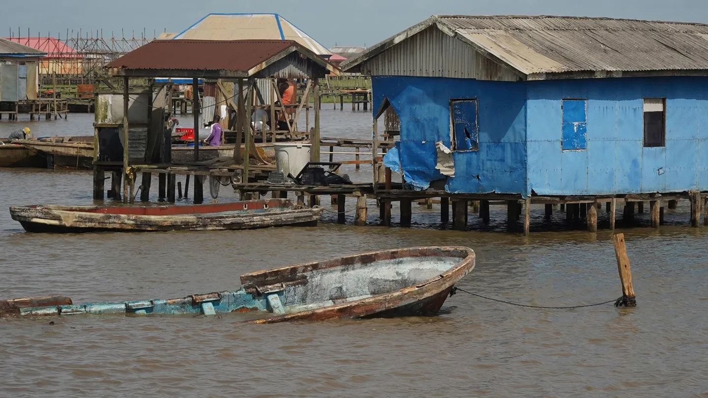 Dezenas de desaparecidos após naufrágio de barco na Nigéria