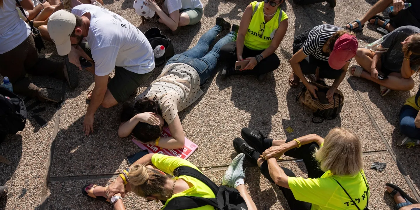 Milhares protestam contra a ocupação de Gaza em Israel, exigindo trégua e troca de prisioneiros