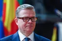 Orpo: Suomen oma puolustus ensisijaisen tärkeää