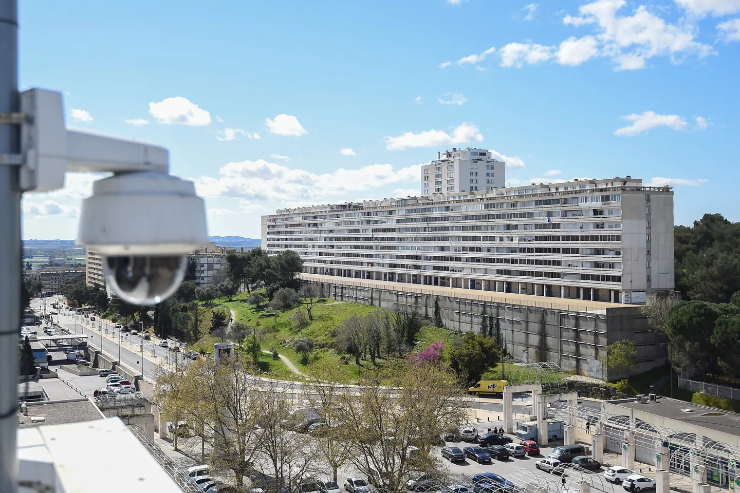 Ausgangssperre für Jugendliche in Nîmes bis Ferienende