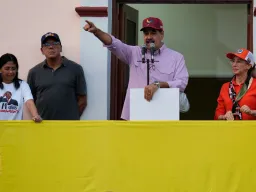 Maduro mobiliza milhões em milícia num contexto de crescentes 'ameaças' dos EUA