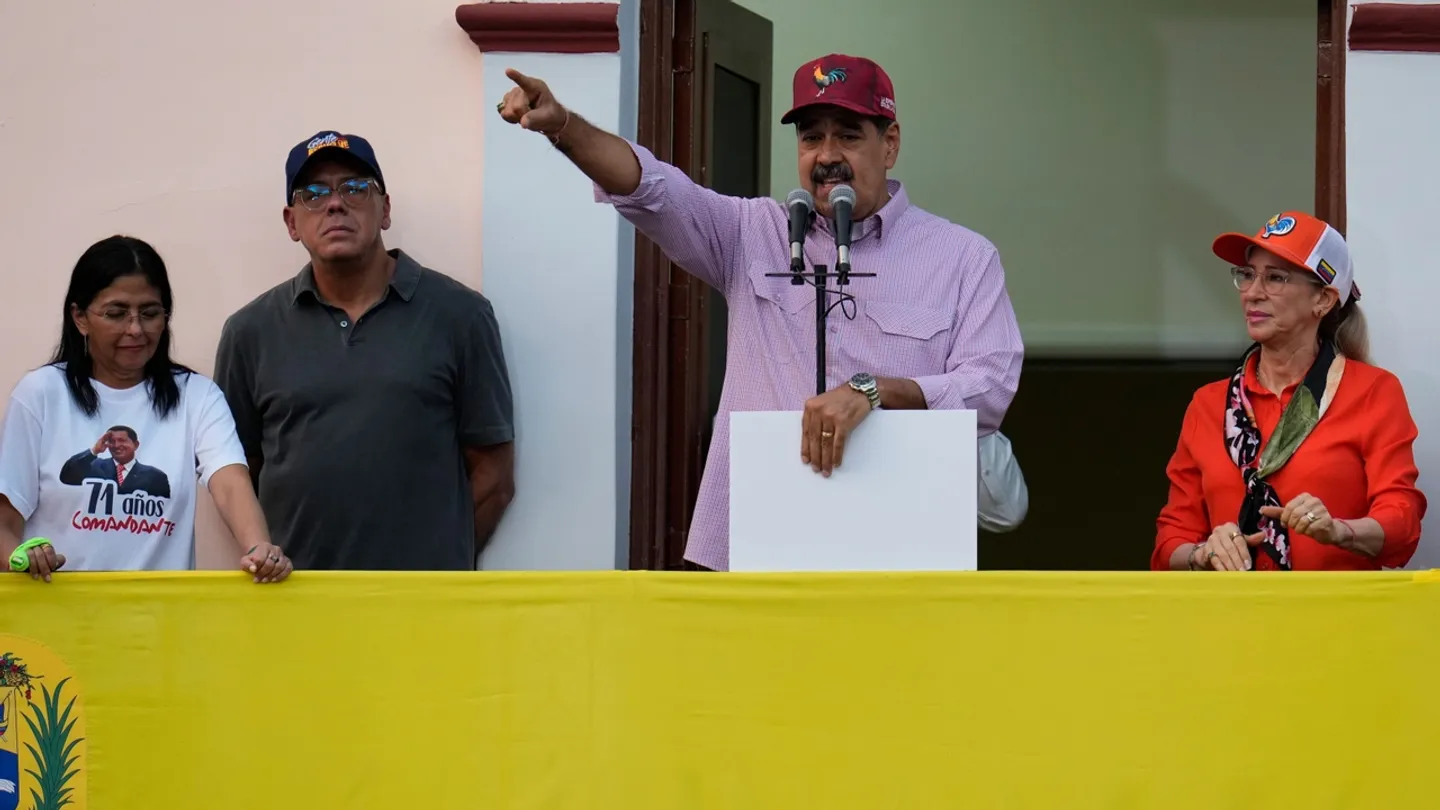 Maduro mobiliza milhões em milícia num contexto de crescentes 'ameaças' dos EUA