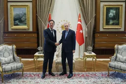 اردوغان و دبیرکل ناتو آخرین تحولات روند صلح اوکراین و روسیه را بررسی کردند