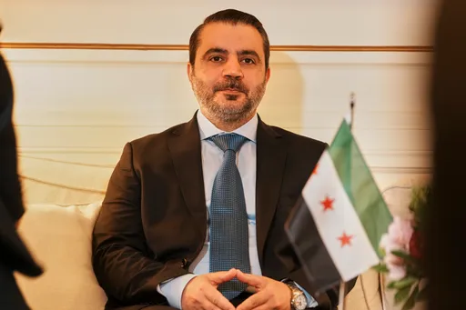 Kryediplomati sirian nis vizitën e parë zyrtare në Mbretërinë e Bashkuar pas disa dekadash