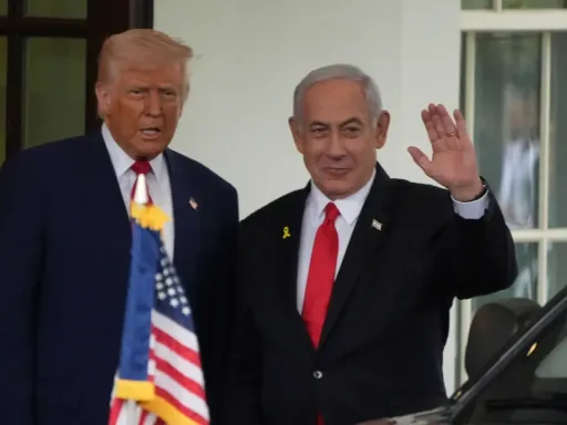 Trump chama Netanyahu de 'herói de guerra', apesar de mandado de captura do TPI por crimes de guerra