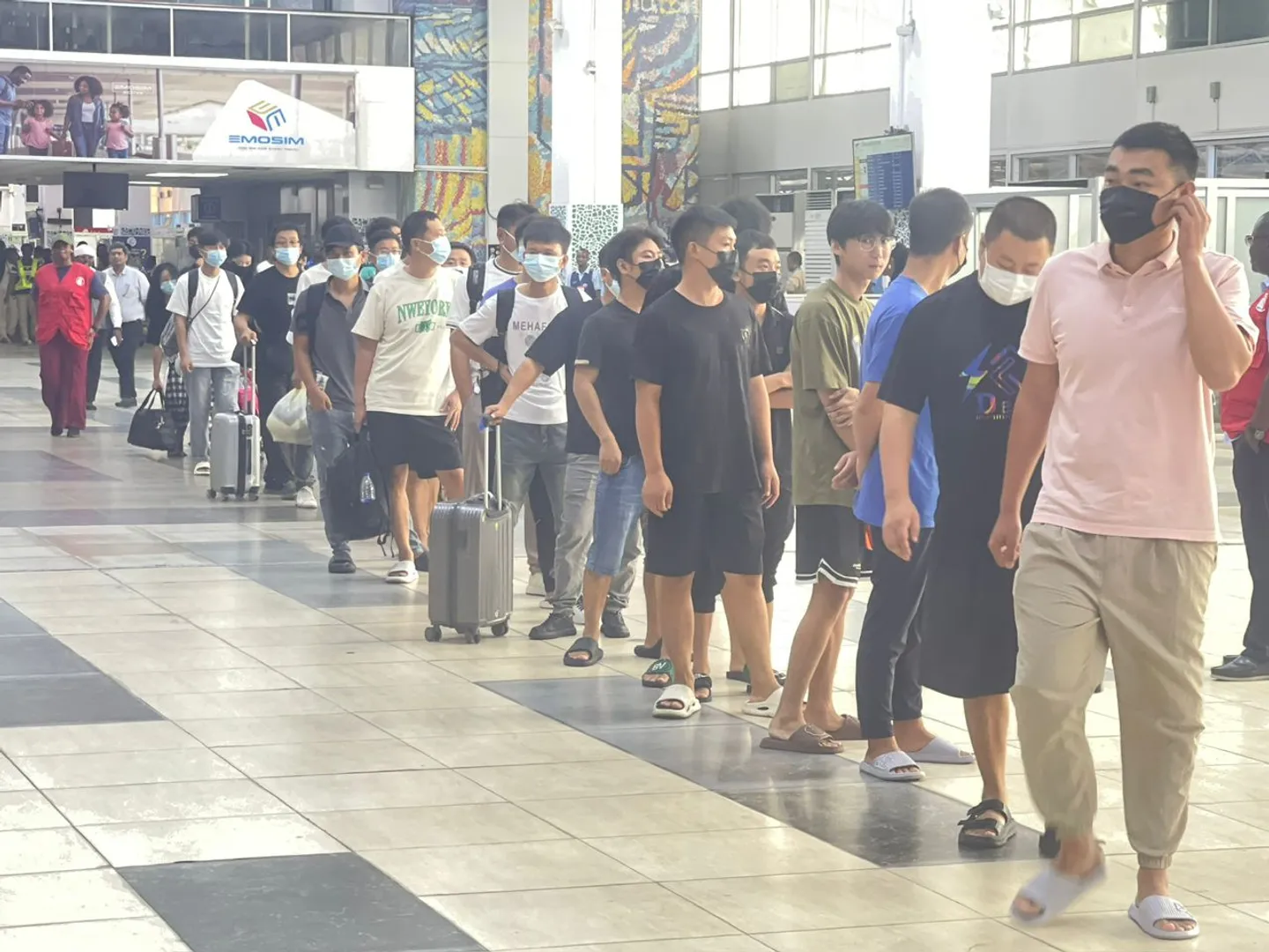 Nigeria deports 102 foreign scammers, mostly Chinese nationals