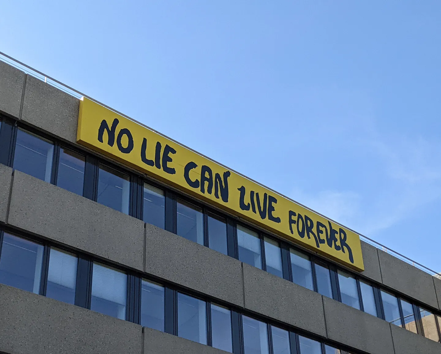 Een ambtenaar in Amsterdam steelt “mogelijk duizenden” privégegevens met betrekking tot bomaanslagen