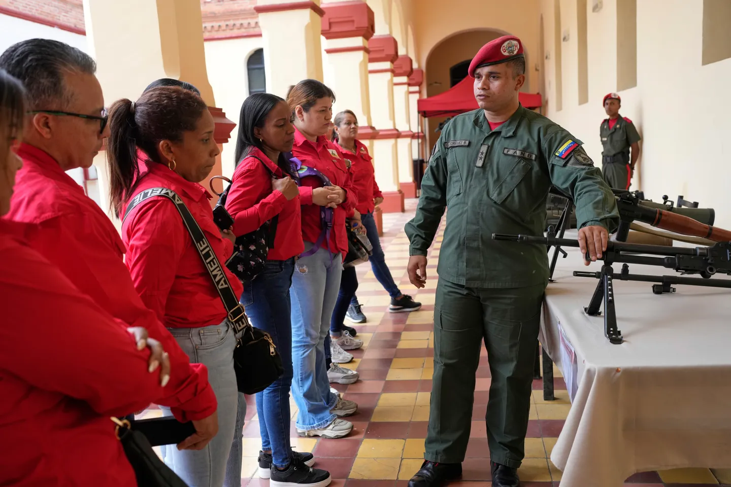 Venezuela rallies militia volunteers in response to US 'threat'