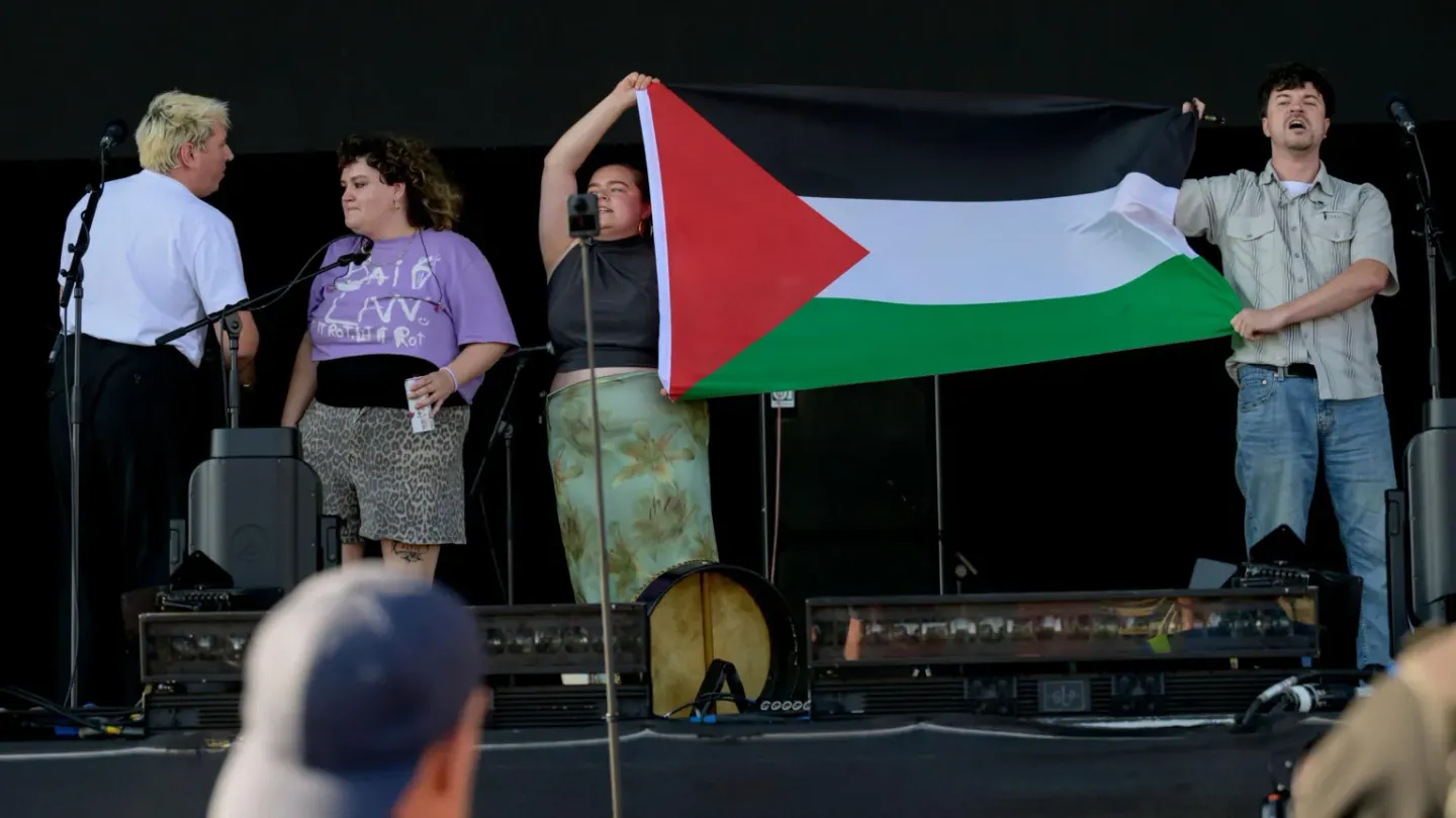 Boycott en série au festival Victorious après la censure d’un groupe irlandais