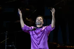 'Ecstasy' in Istanbul: Sami Yusuf inspires 25,000 with music and solidarity